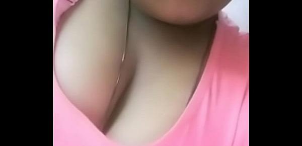  Desi girl priyanka Mpl boobs show in cam